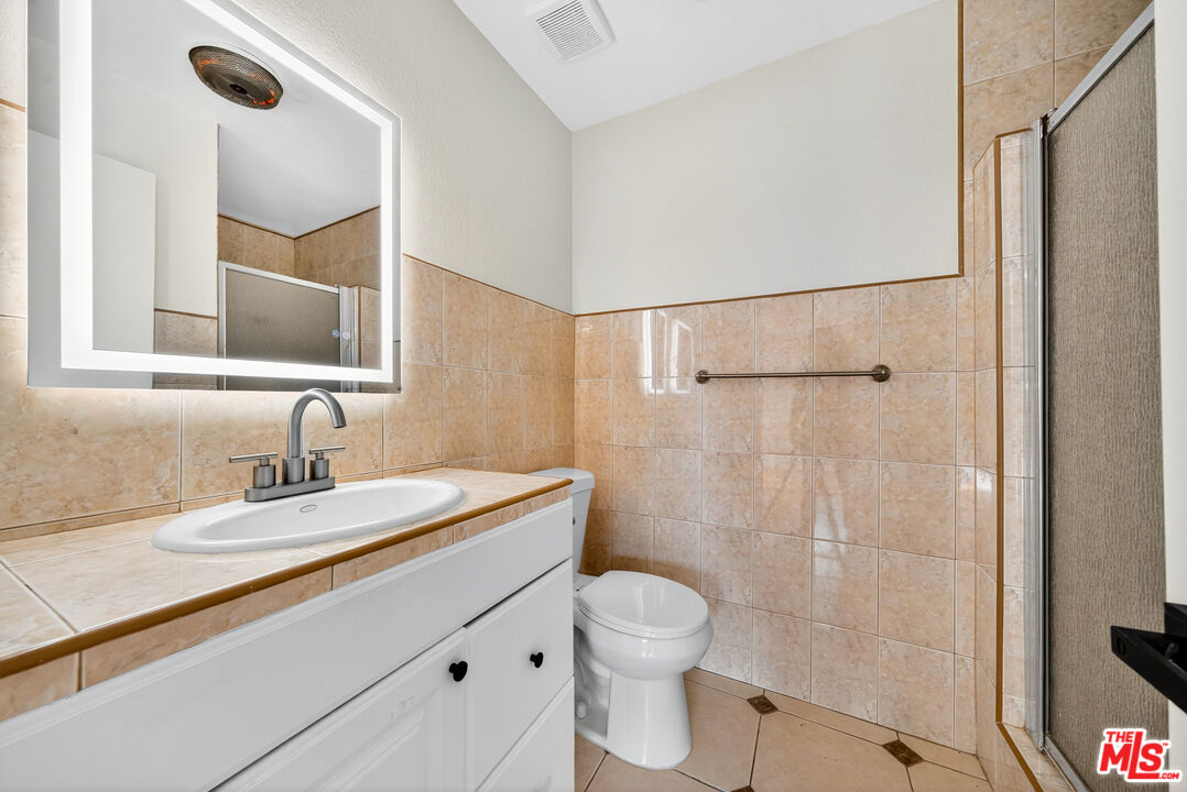 Van Nuys Condo: 5252 Coldwater Canyon Avenue