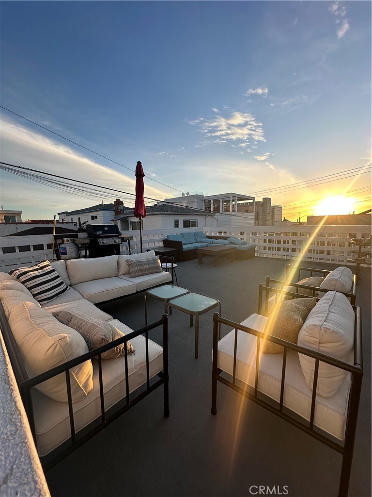 Hermosa Beach Condo: 320 27th Street