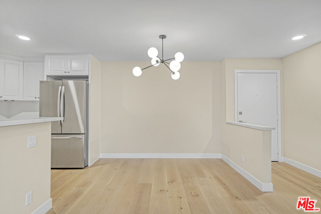 Playa del Rey Condo: 8300 Manitoba Street