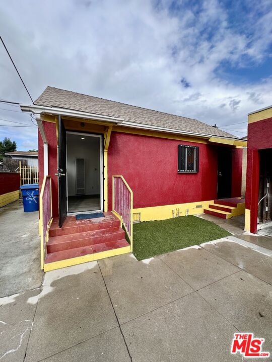 Los Angeles Condo: 523 1/2 West 56th Street