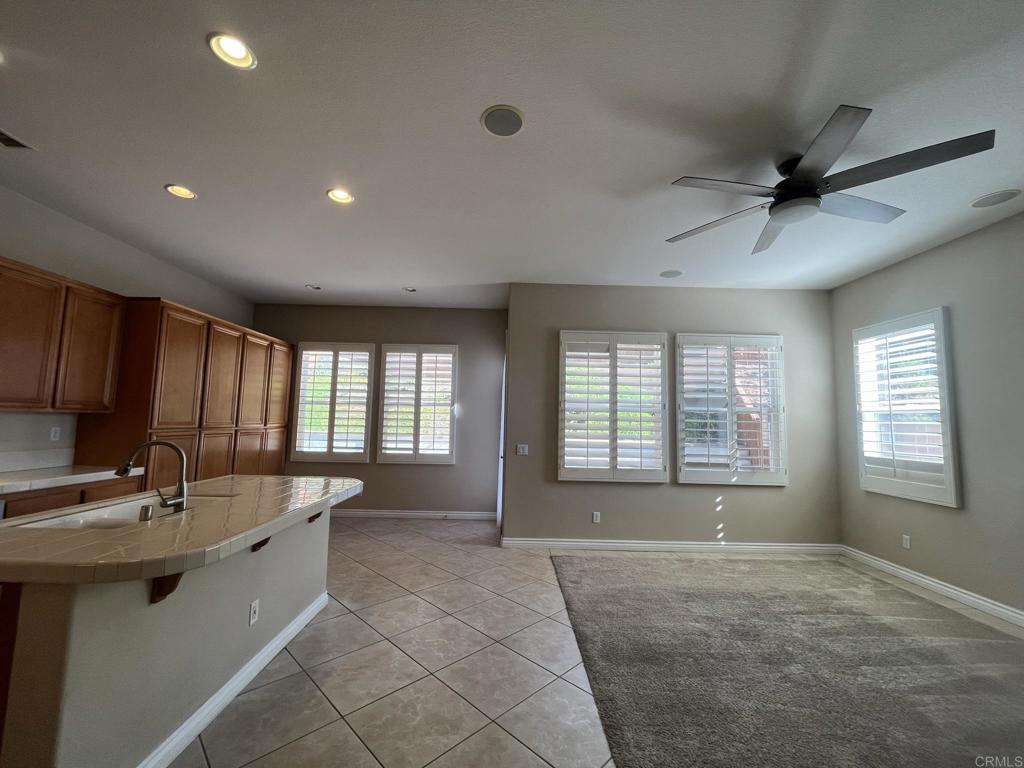 Chula Vista Condo: 593-loan Oak Place