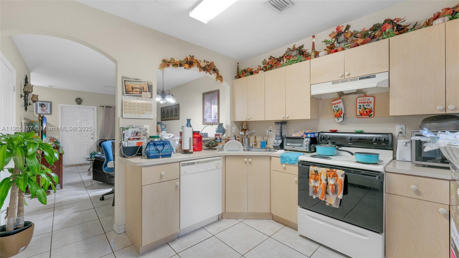 Hialeah Condo: 2993 West 80th Street