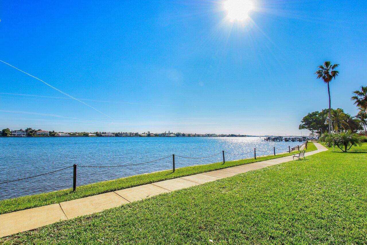 Hypoluxo Condo: 135 Yacht Club Way