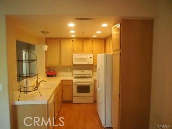 Tustin Condo: 13332 Savanna