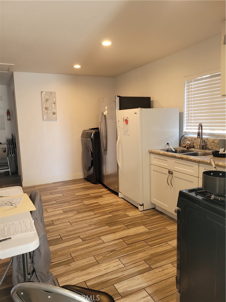 Huntington Park Condo: 3833 1/2 Olive Street