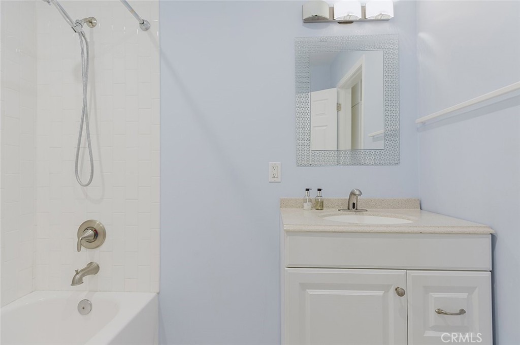 Lake Balboa Condo: 17134 Sherman Way