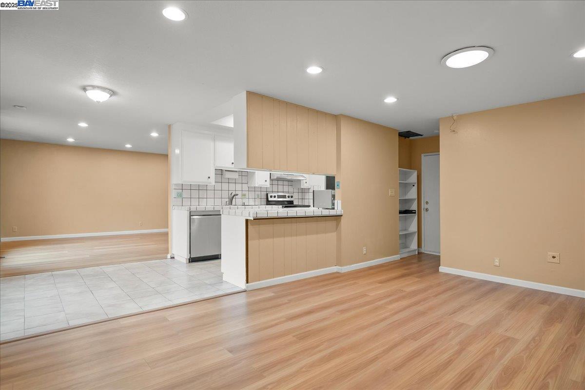 Fremont Condo: 1043 Bonner Avenue