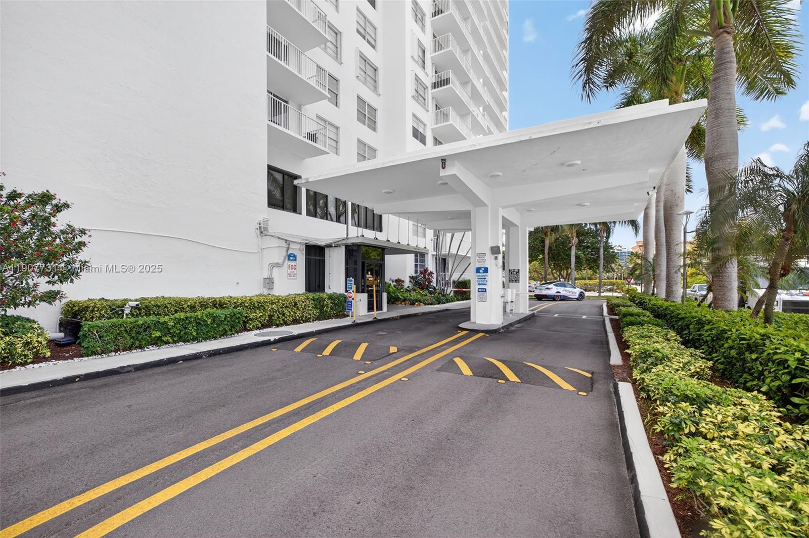 Aventura Condo: 2851 Northeast 183rd Street
