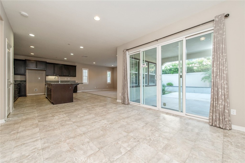 Chino Condo: 6248 Desales Street
