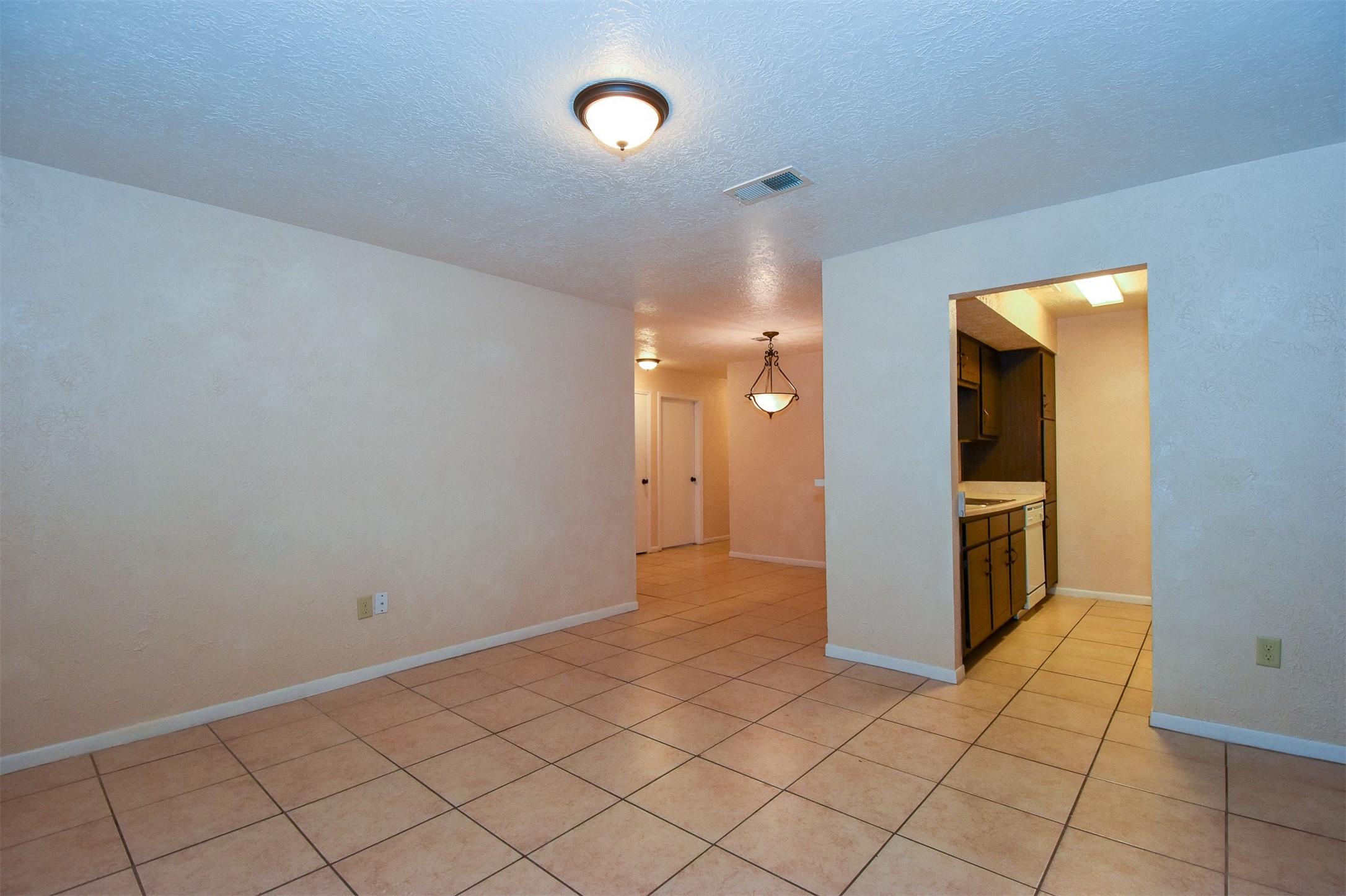 Baytown Condo: 1512 Beaumont Road