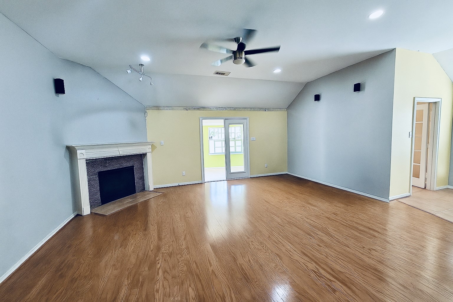 Cypress Condo: 15114 Magnoliabough Place