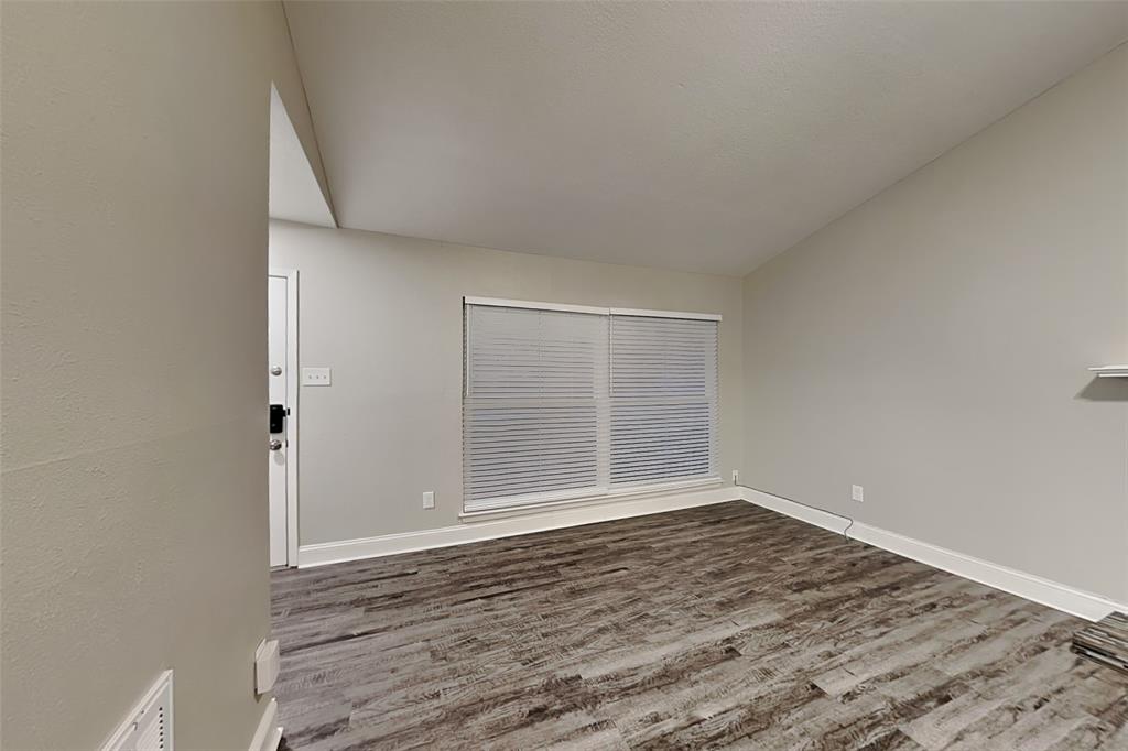 Garland Condo: 2730 Naples Drive