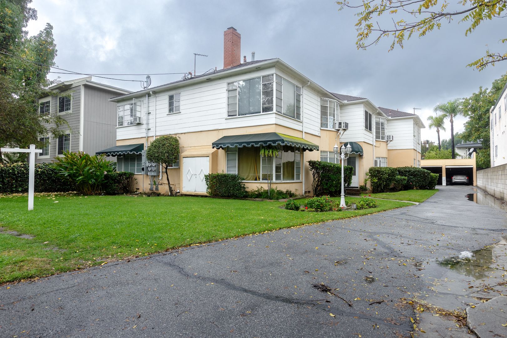 Sherman Oaks Condo: 4909 Coldwater Canyon Ave