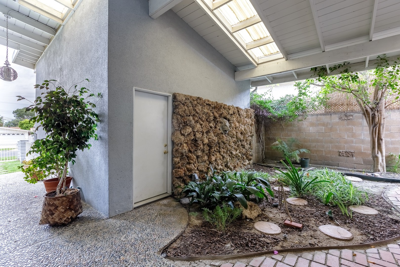 Granada Hills House: 17249 Flanders St,