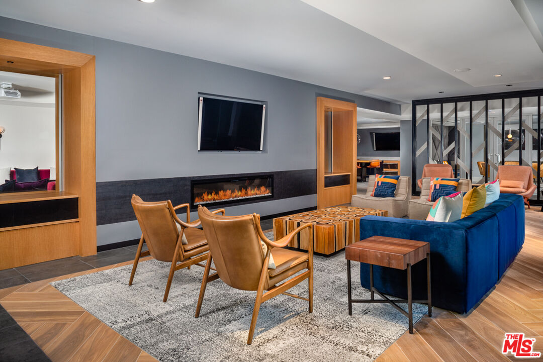 Los Angeles Condo: 750 South Oxford Avenue