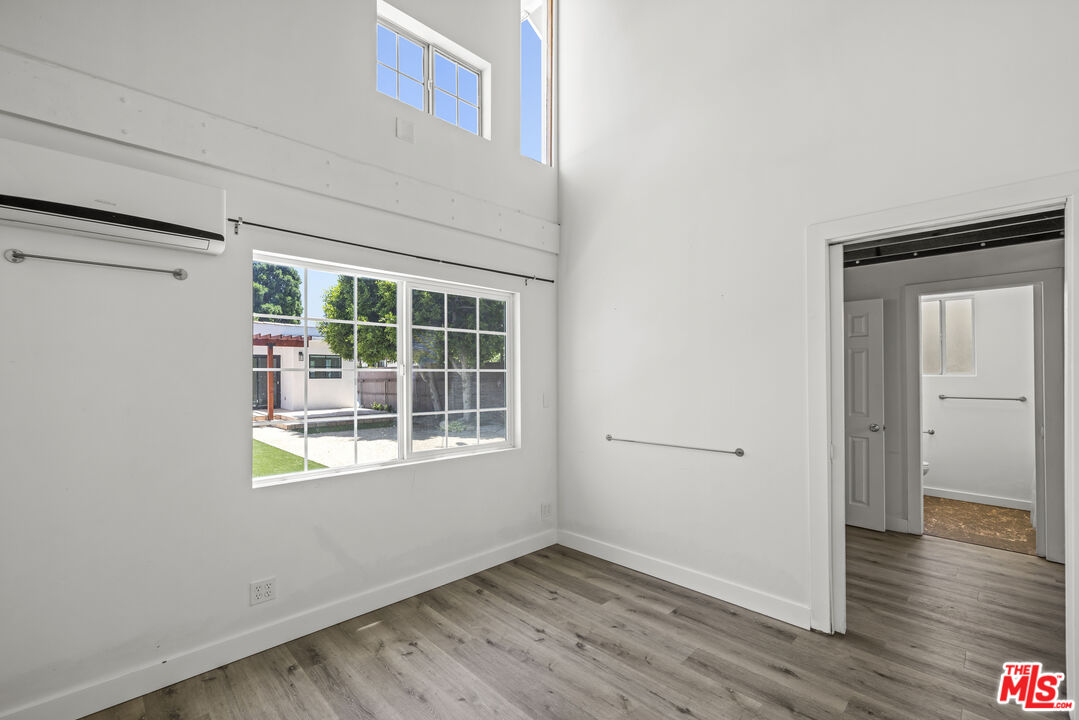 North Hollywood Condo: 11149 Hortense Street