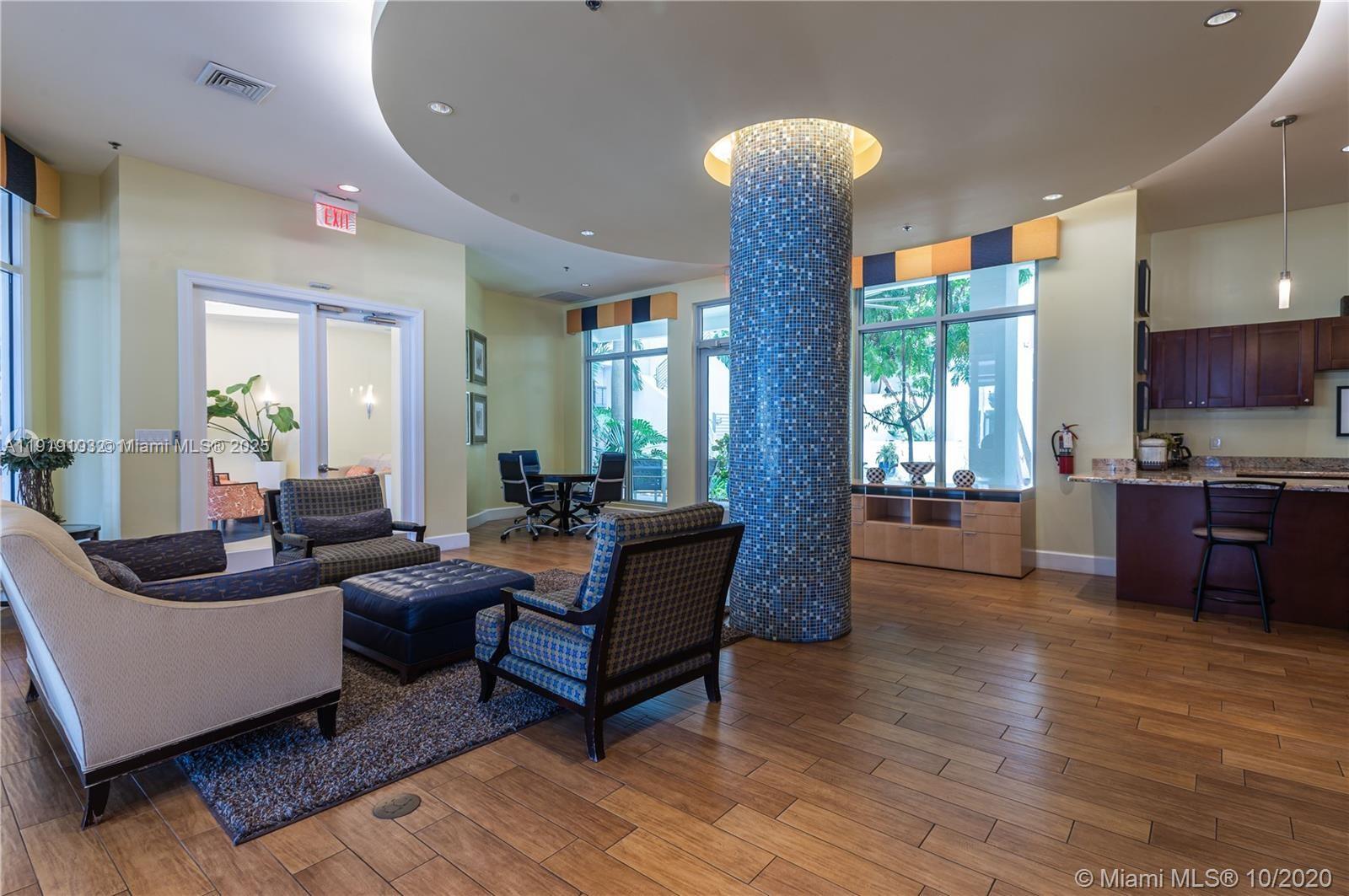 Hollywood Condo: 1830 Radius Drive