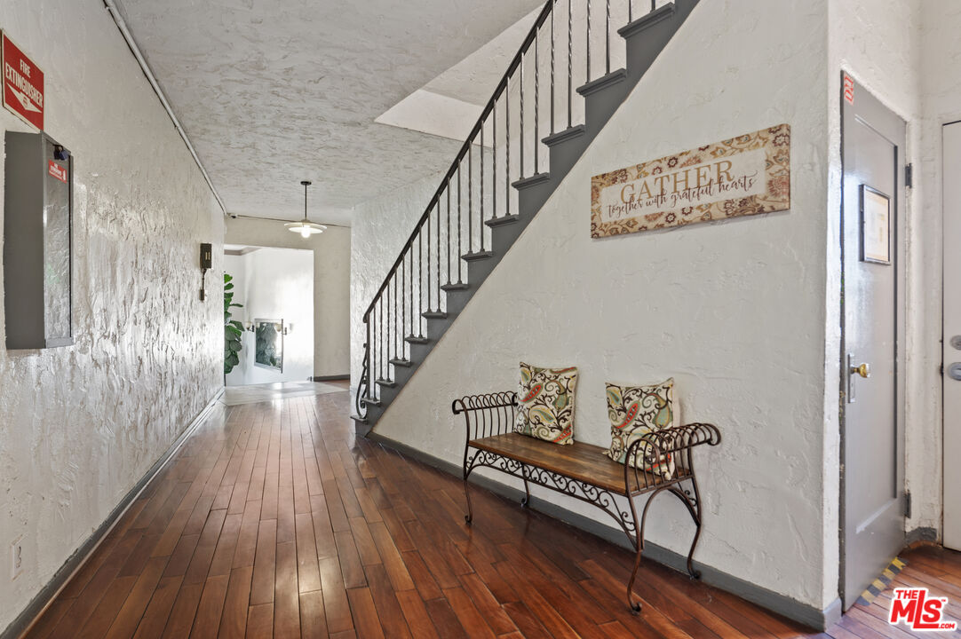 Los Angeles Condo: 5320 West Olympic Boulevard