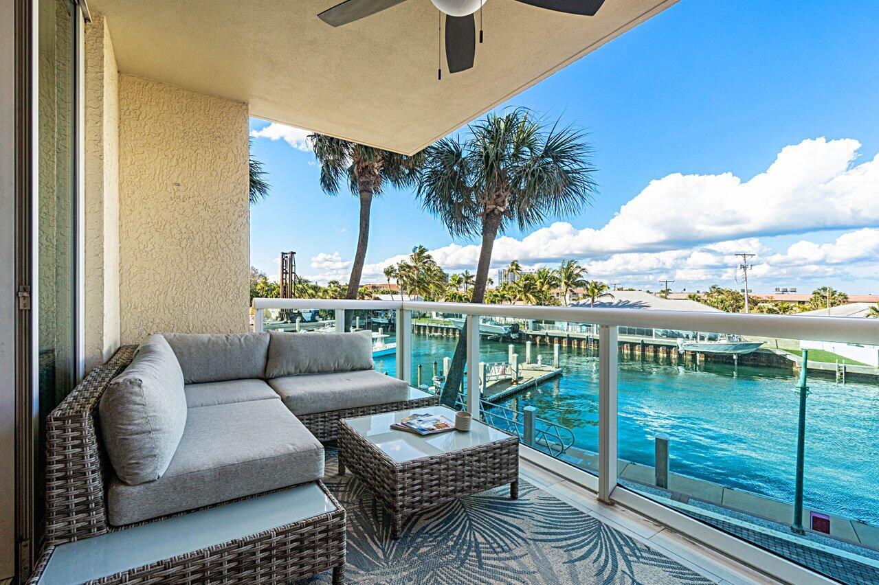 Riviera Beach Condo: 2650 Lake Shore Drive