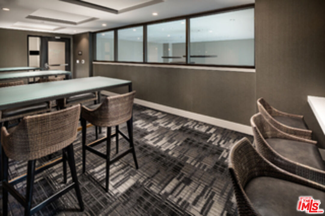 Los Angeles Condo: 687 South Hobart Boulevard