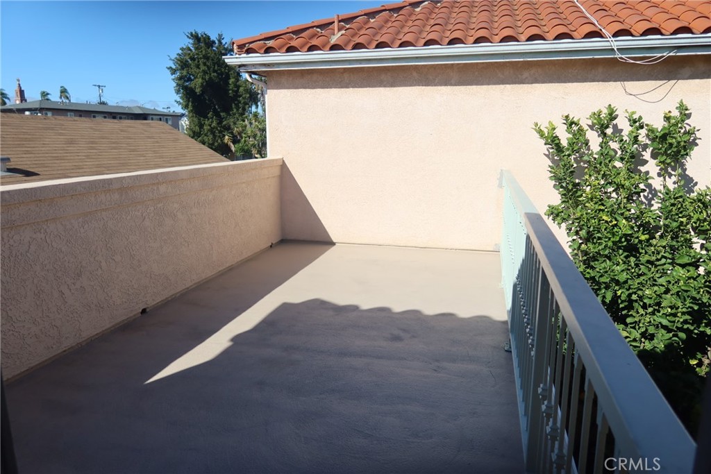 San Pedro Condo: 735 West 10th Street