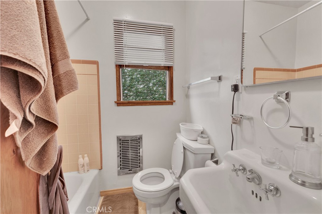 Alhambra Condo: 30 North 1st Street