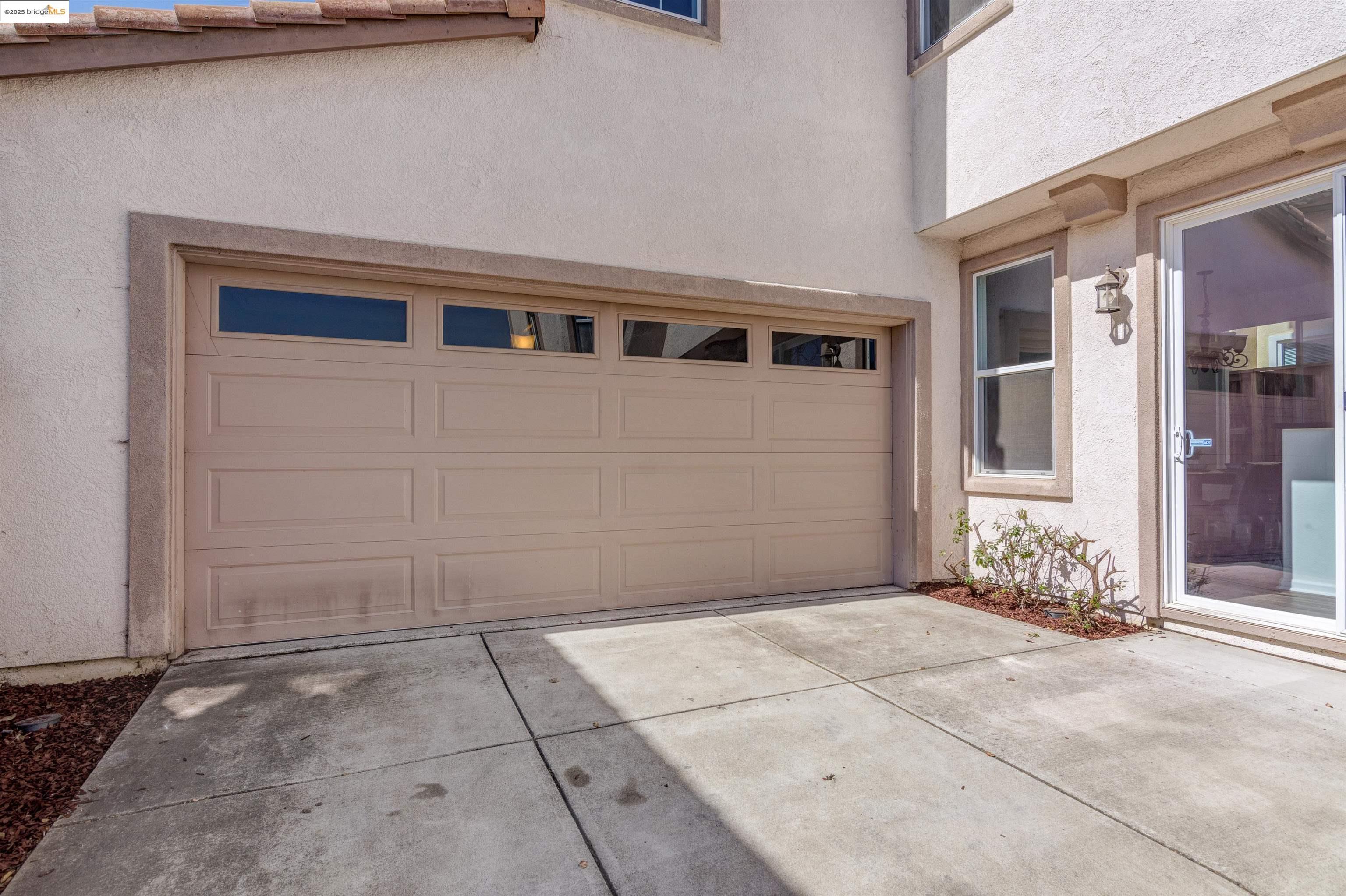 Vallejo Condo: 411 Canyon Court
