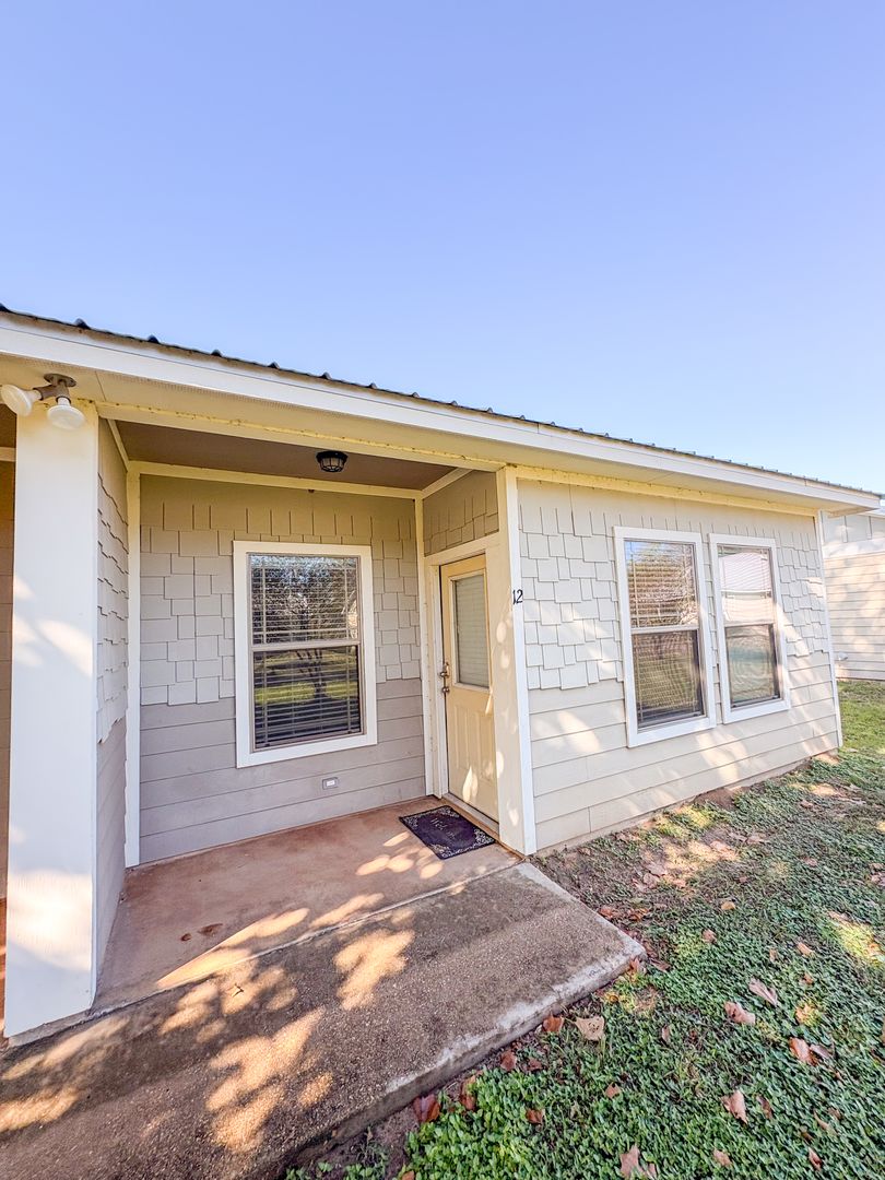 Cameron Condo: The Commons 1200 W 16th St