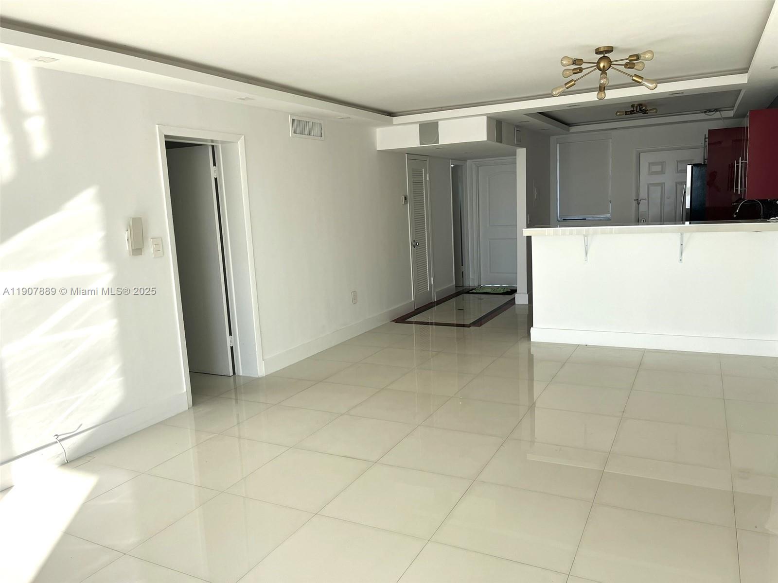 Miami Condo: 18601 Northeast 14th Avenue