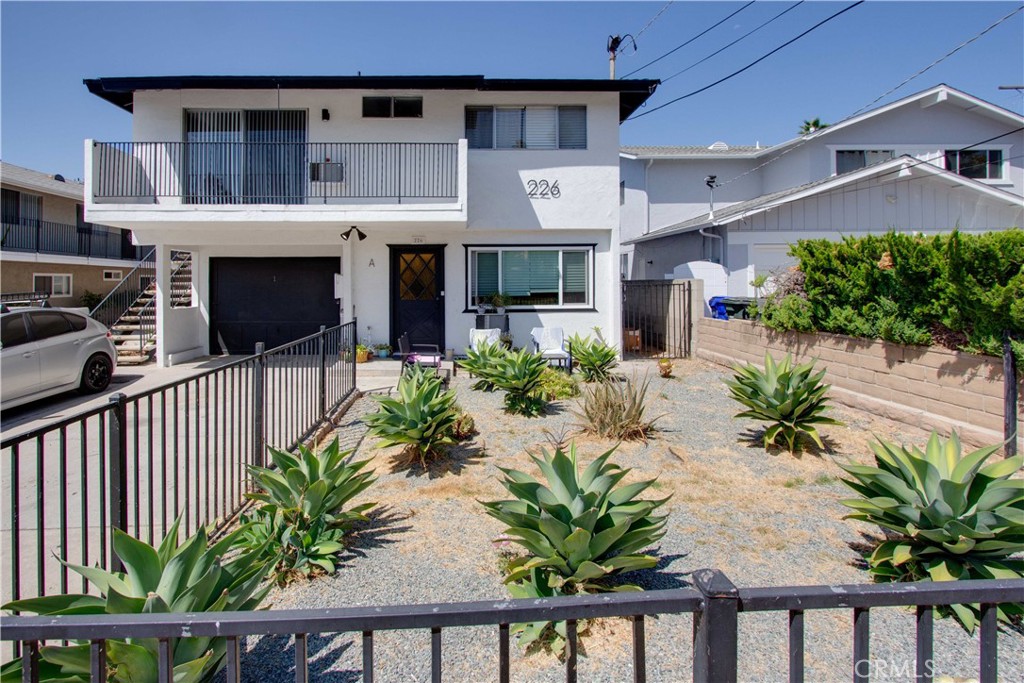 Vista Condo: 226 North Citrus Avenue