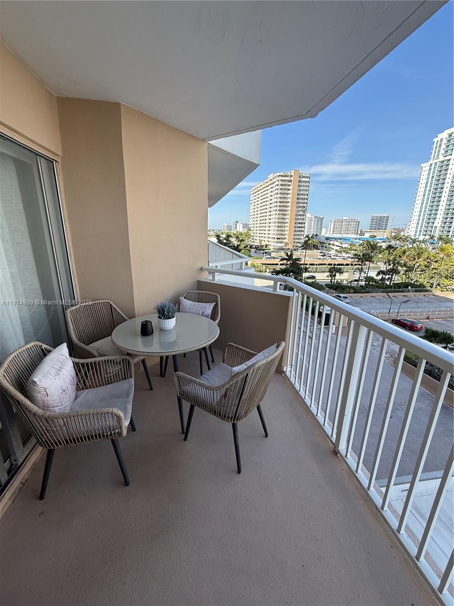 Hallandale Beach Condo: 1980 South Ocean Drive