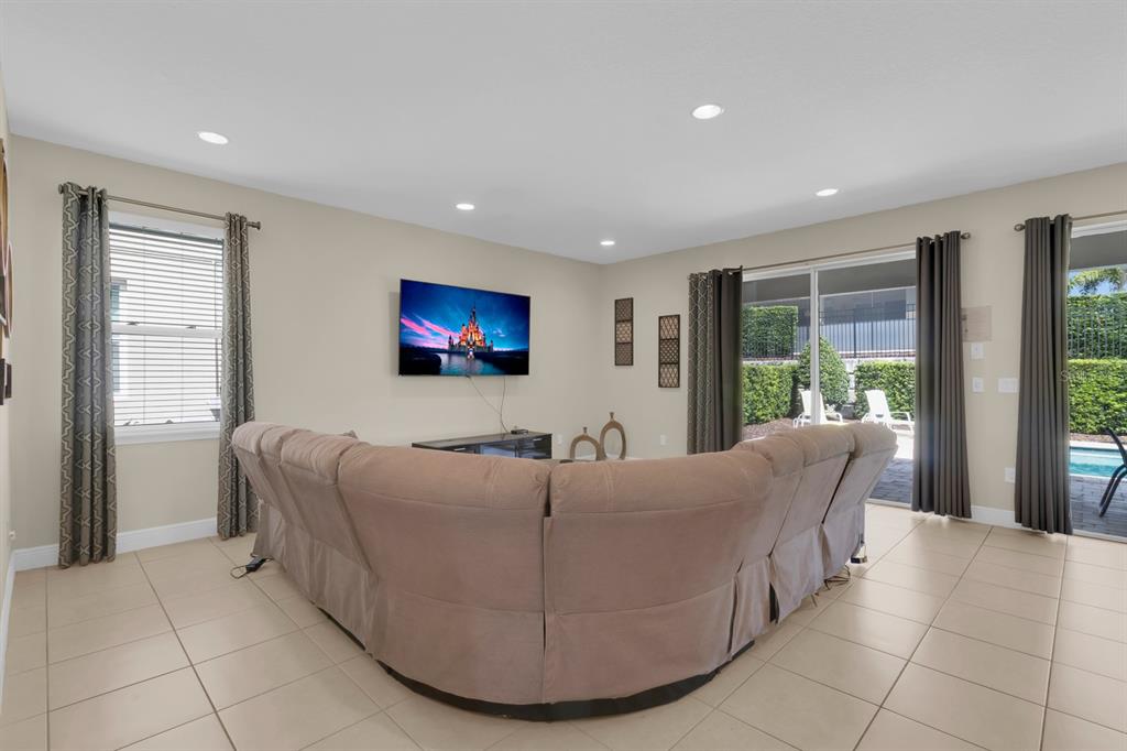 Kissimmee Condo: 7403 Marker Avenue