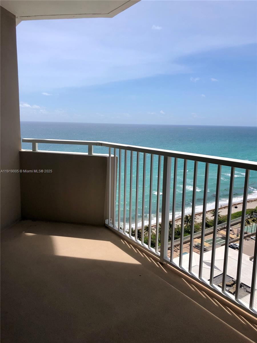 Hallandale Beach Condo: 1950 South Ocean Drive