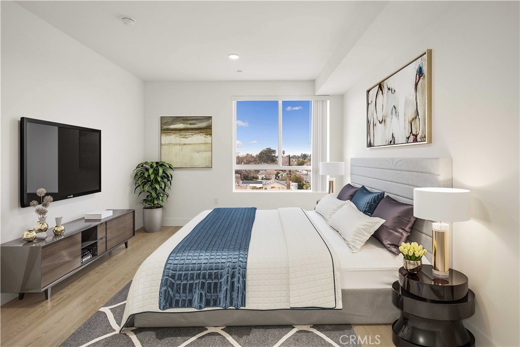 North Hollywood Condo: 11714 Archwood Street