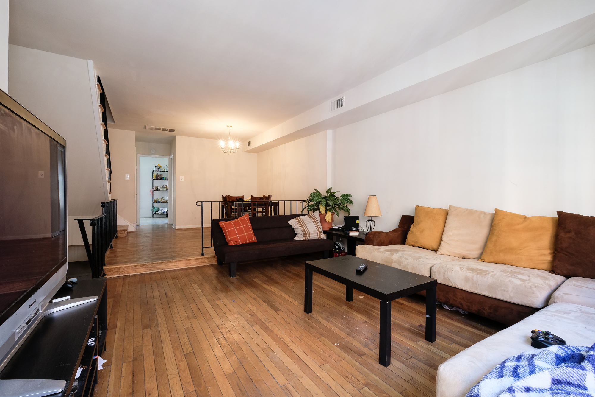 Washington Condo: 1611 Corcoran St NW