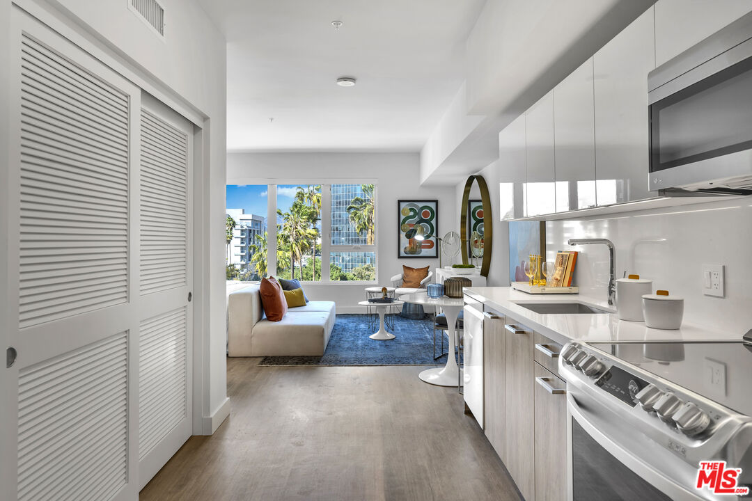 Los Angeles Condo: 2801 Sunset Place