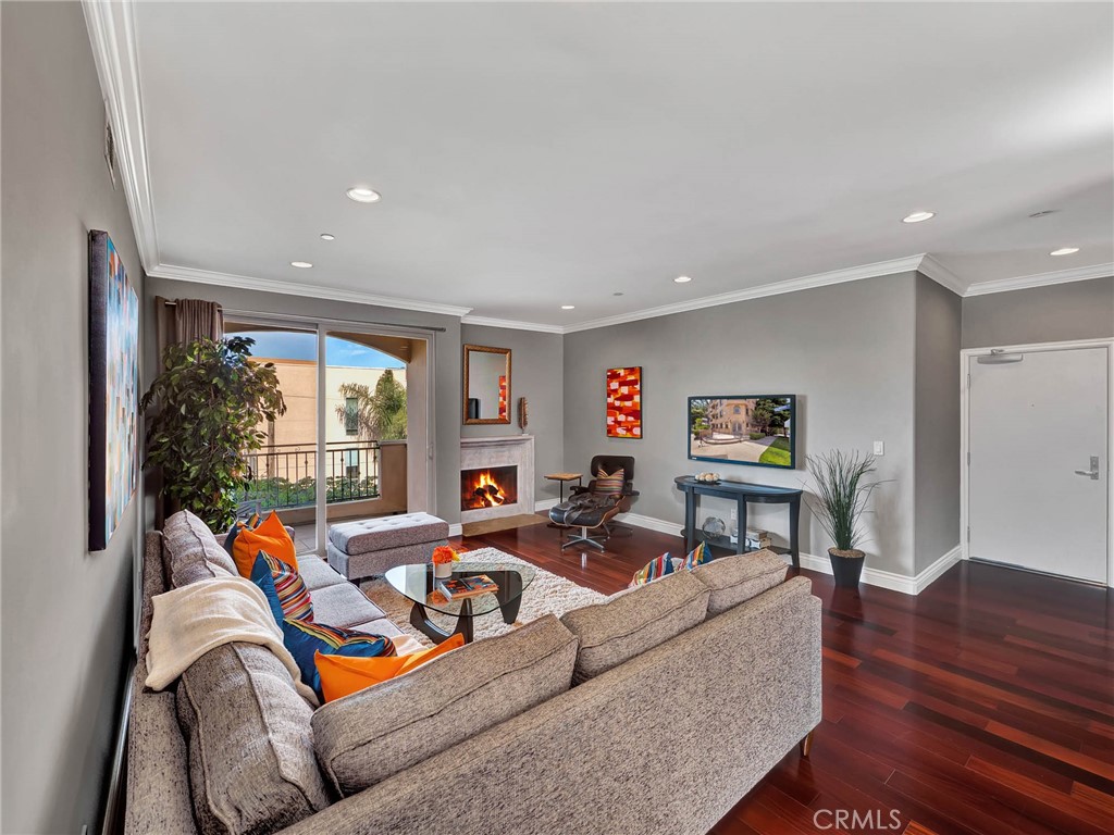 North Hollywood Condo: 11280 La Maida Street