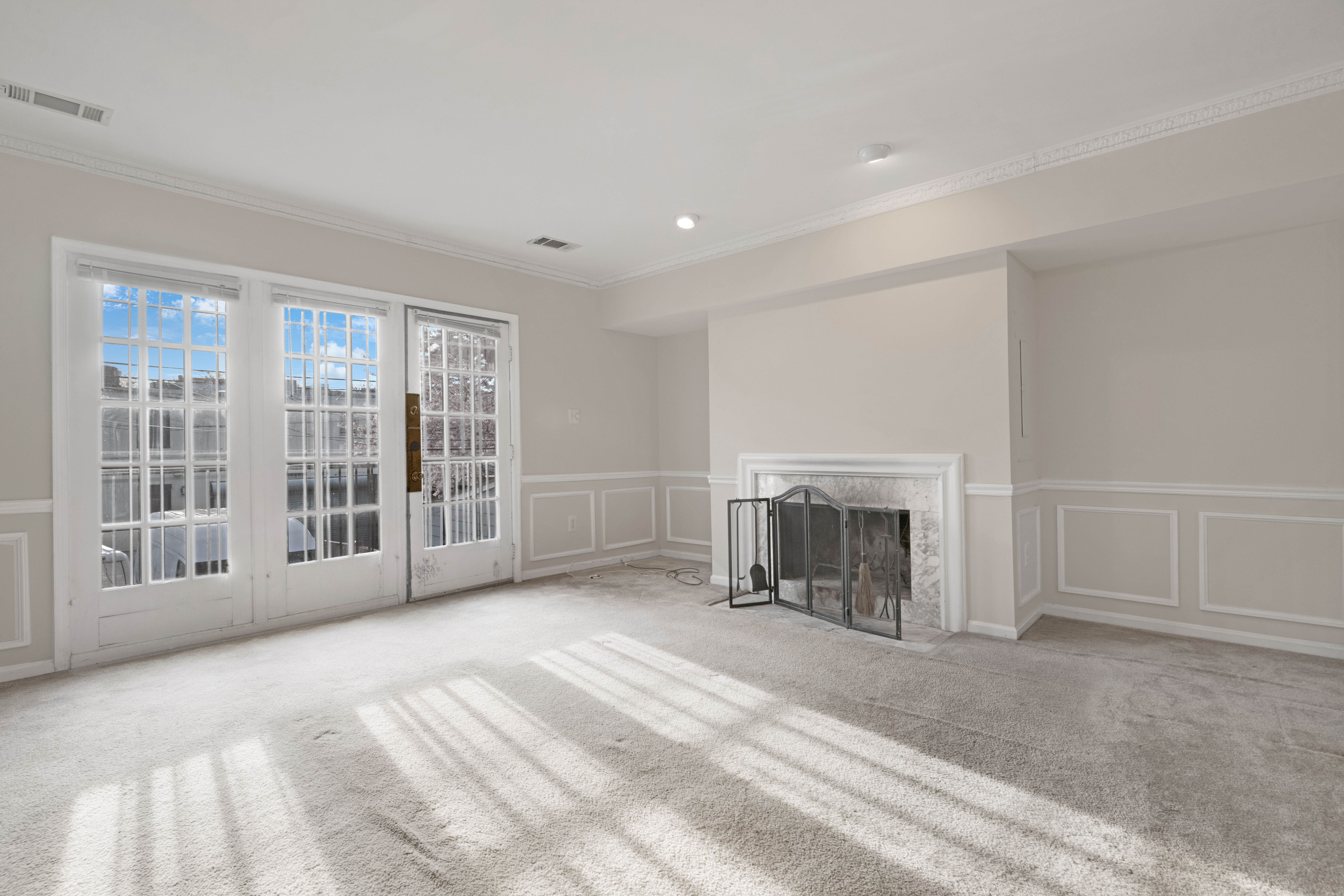 Washington Condo: 742 7th St SE # B