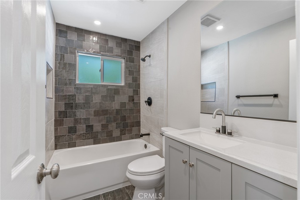 La Puente Condo: 309 Tonopah Avenue