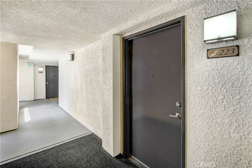 Woodland Hills Condo: 5540 Owensmouth Avenue