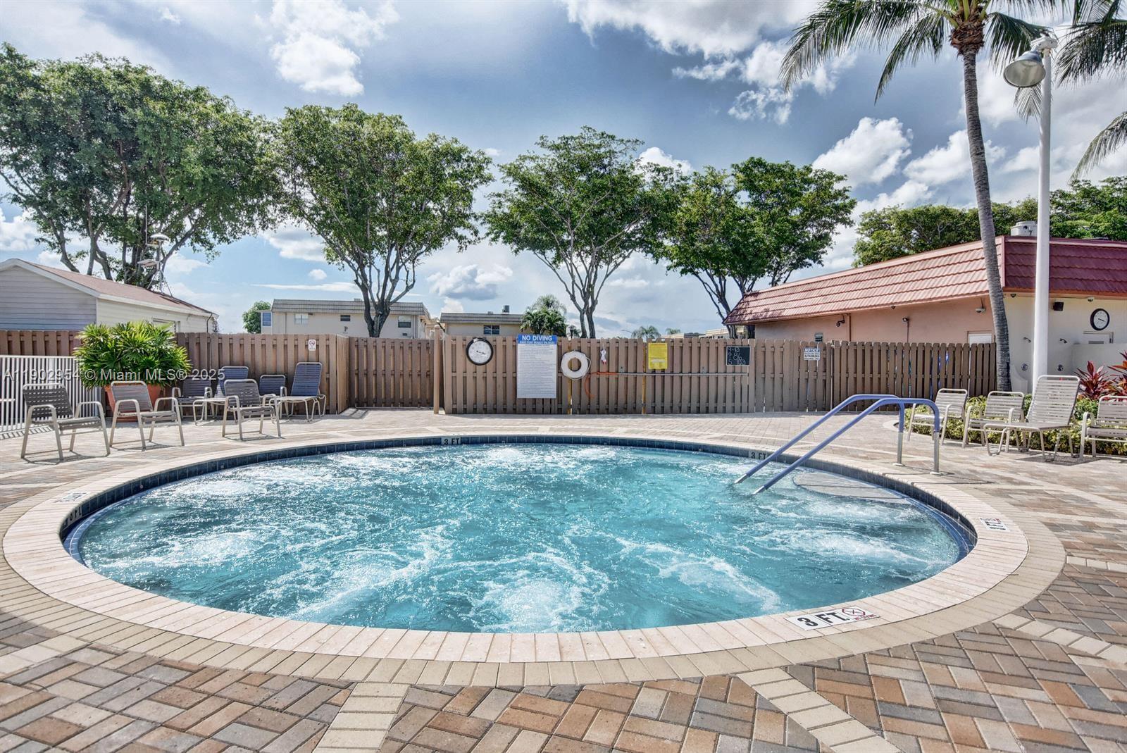 Delray Beach Condo: 379 Saxony Lane