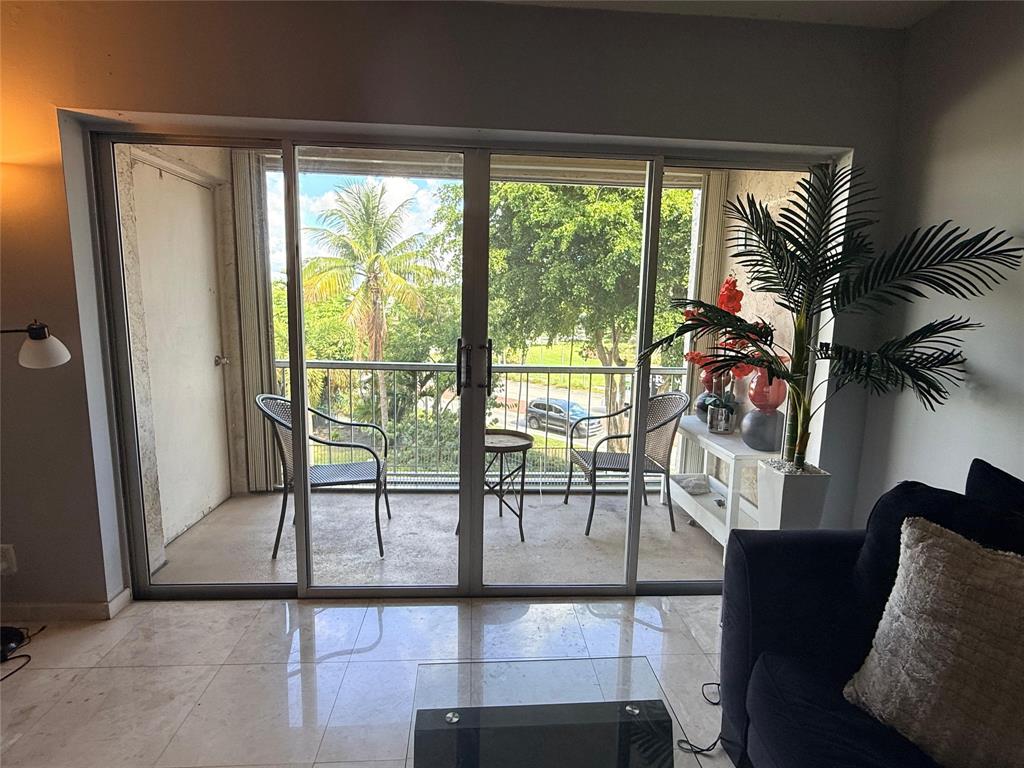 West Palm Beach Condo: 505 Spencer Drive