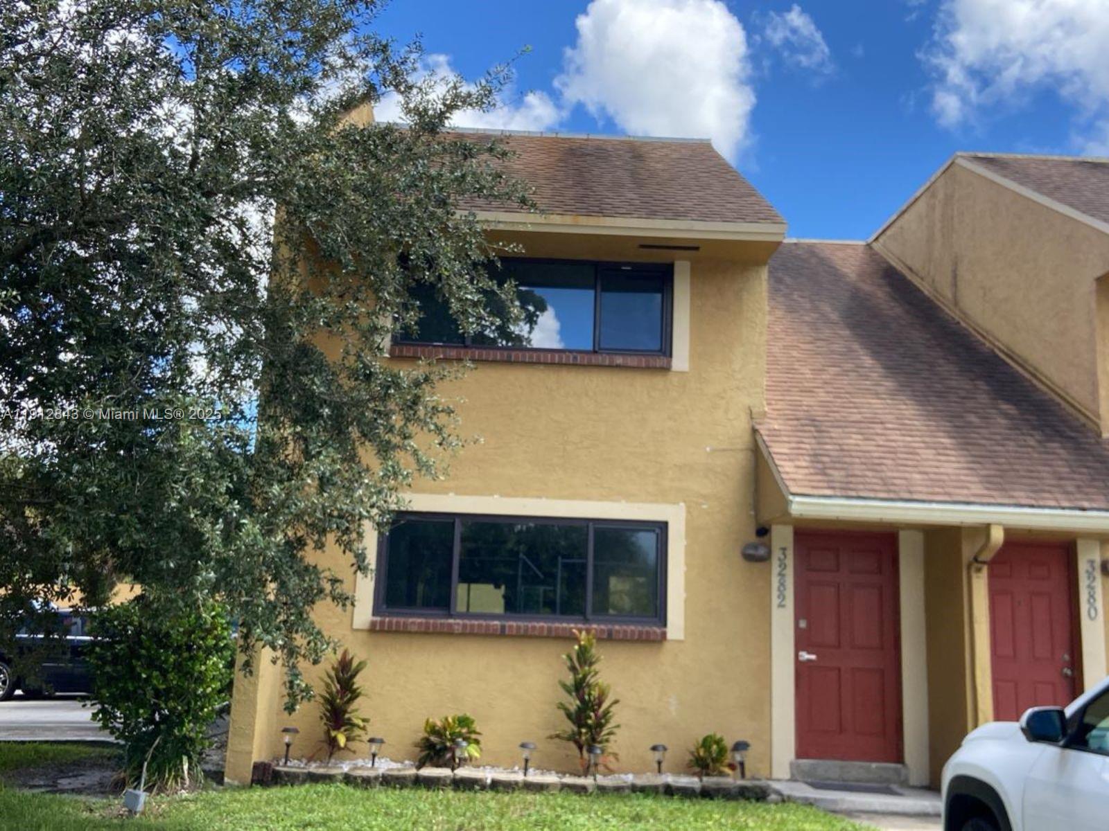 Sunrise Condo: 3282 North Pine Island Road