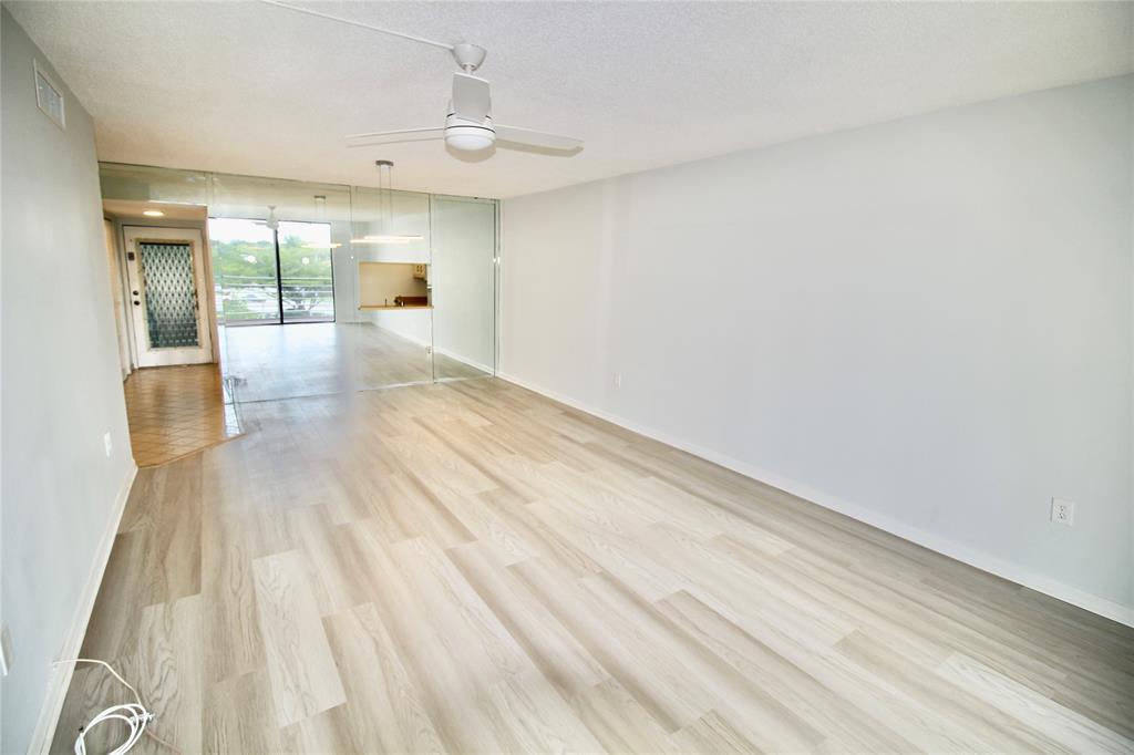 North Lauderdale Condo: 1810 North Lauderdale Avenue