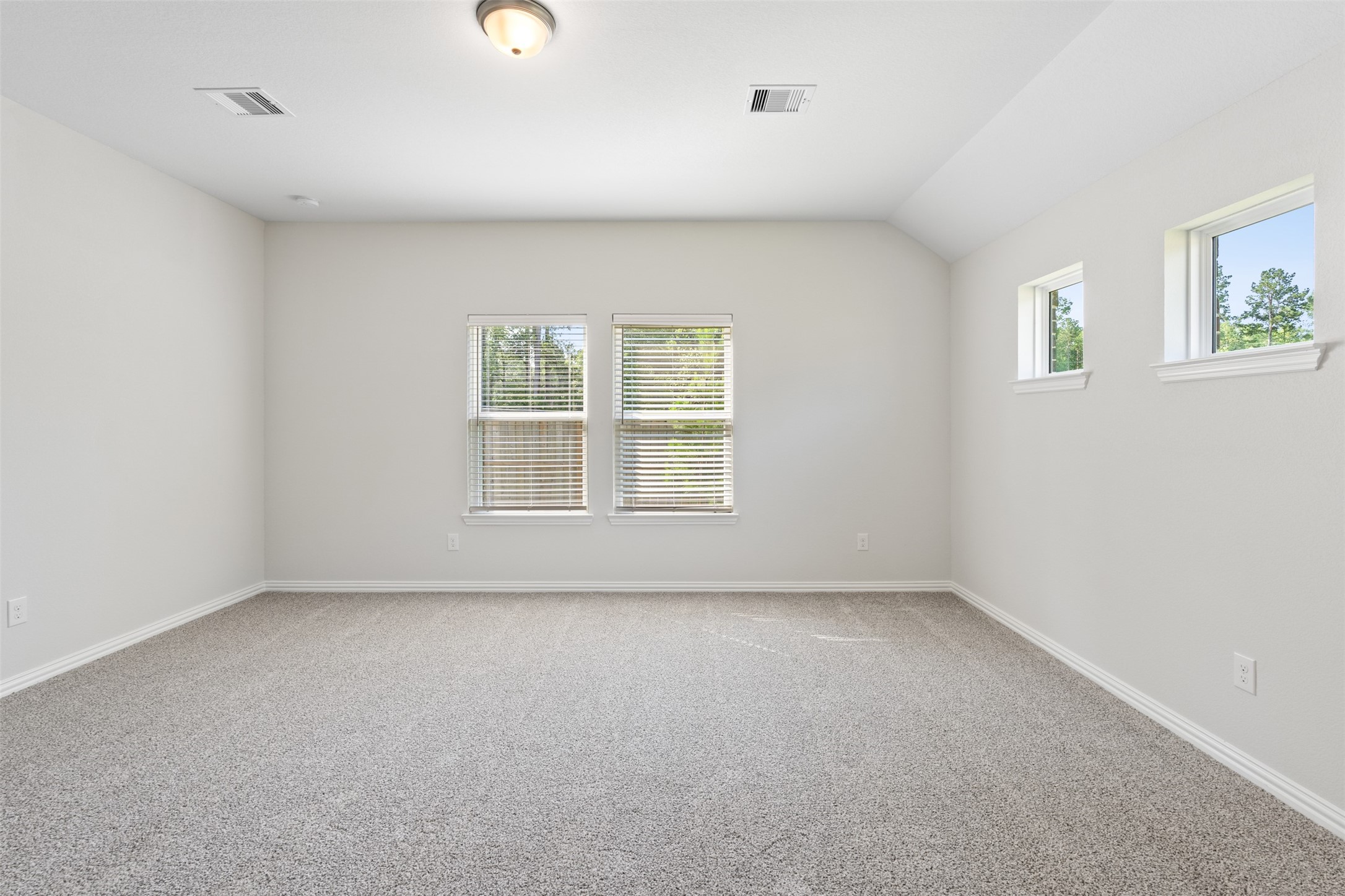 Willis Condo: 106 Violet Carson Court