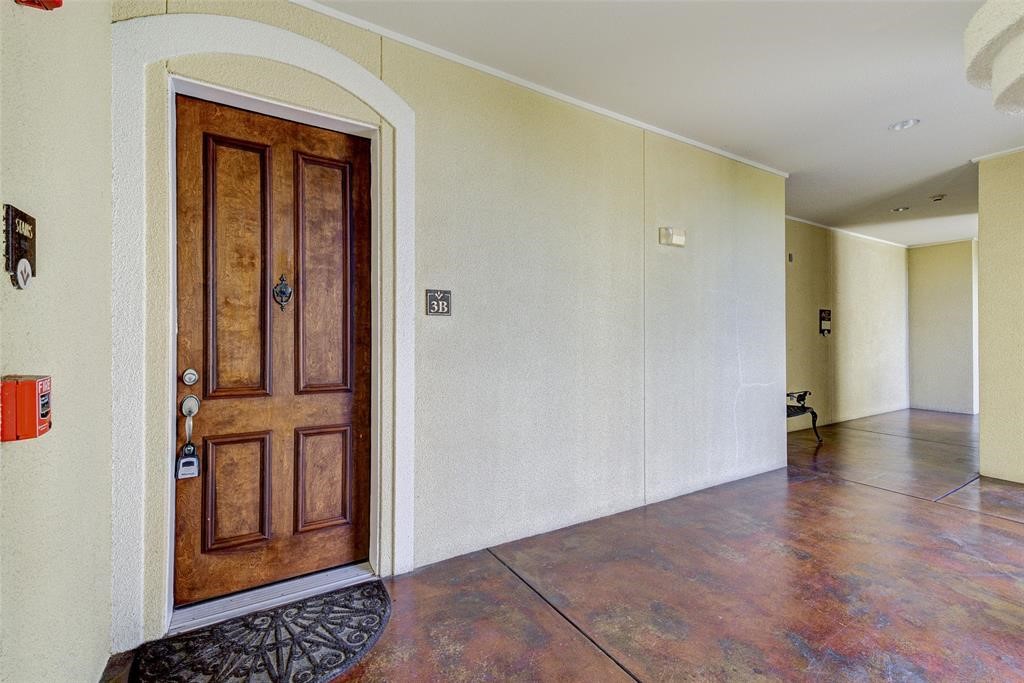 Houston Condo: 7134 Mapleridge Street