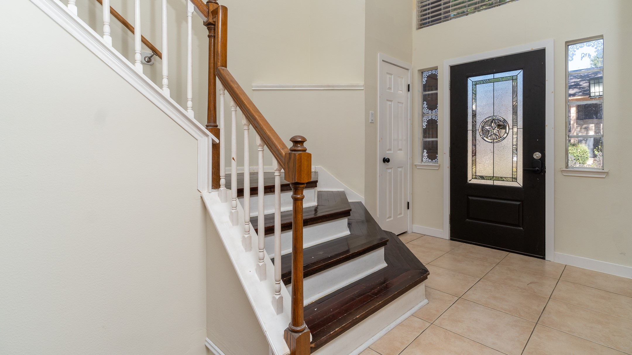 Houston Condo: 16123 Cairngorm Avenue