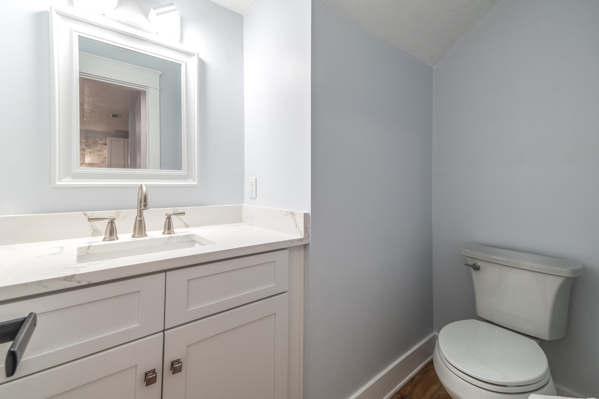 Montgomery Condo: 3939 Knollcrest Drive