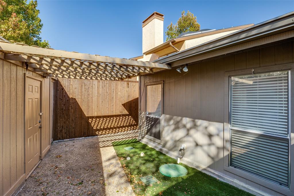 Dallas Condo: 9819 Smokefeather Lane