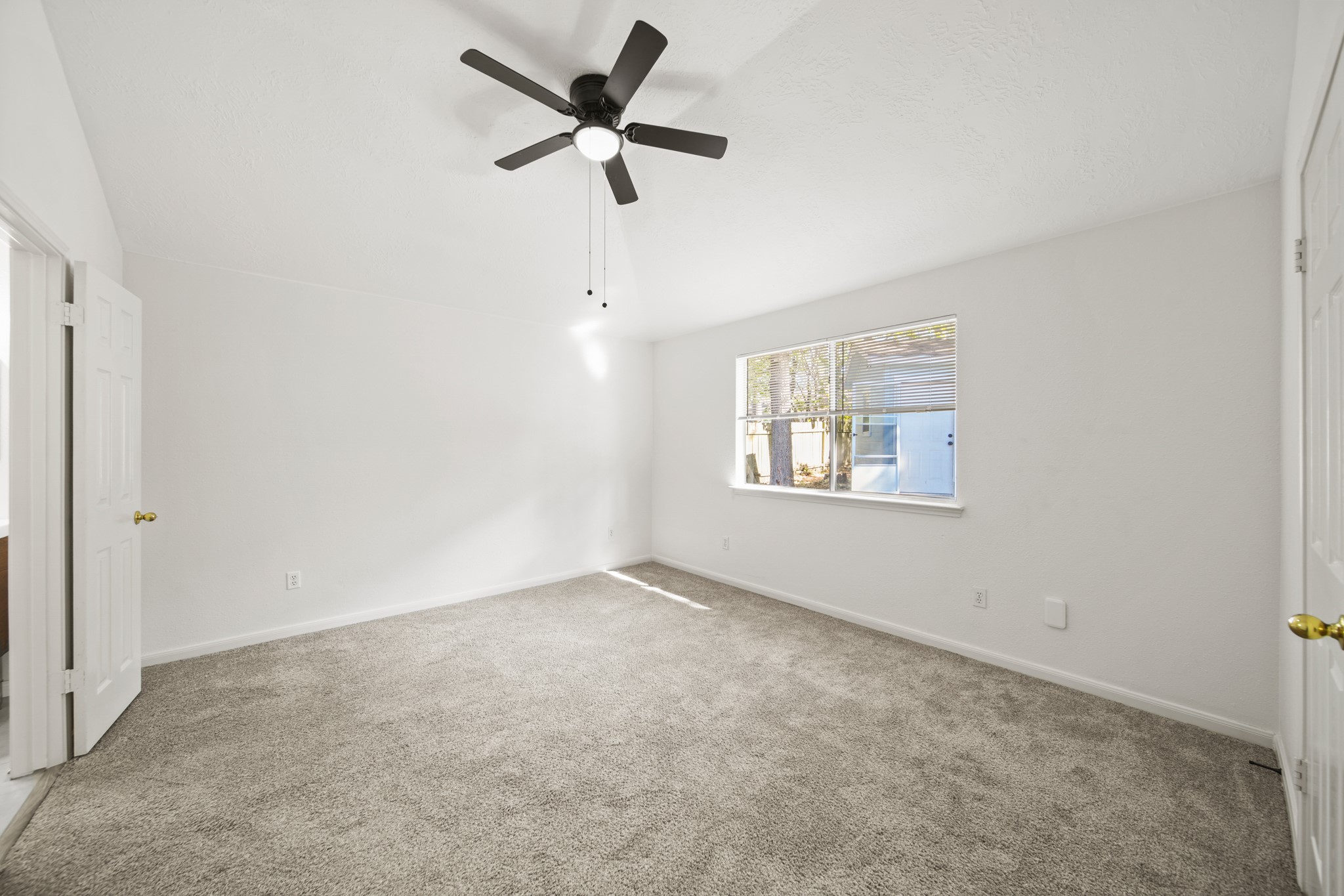 Montgomery Condo: 230 Cool Cove